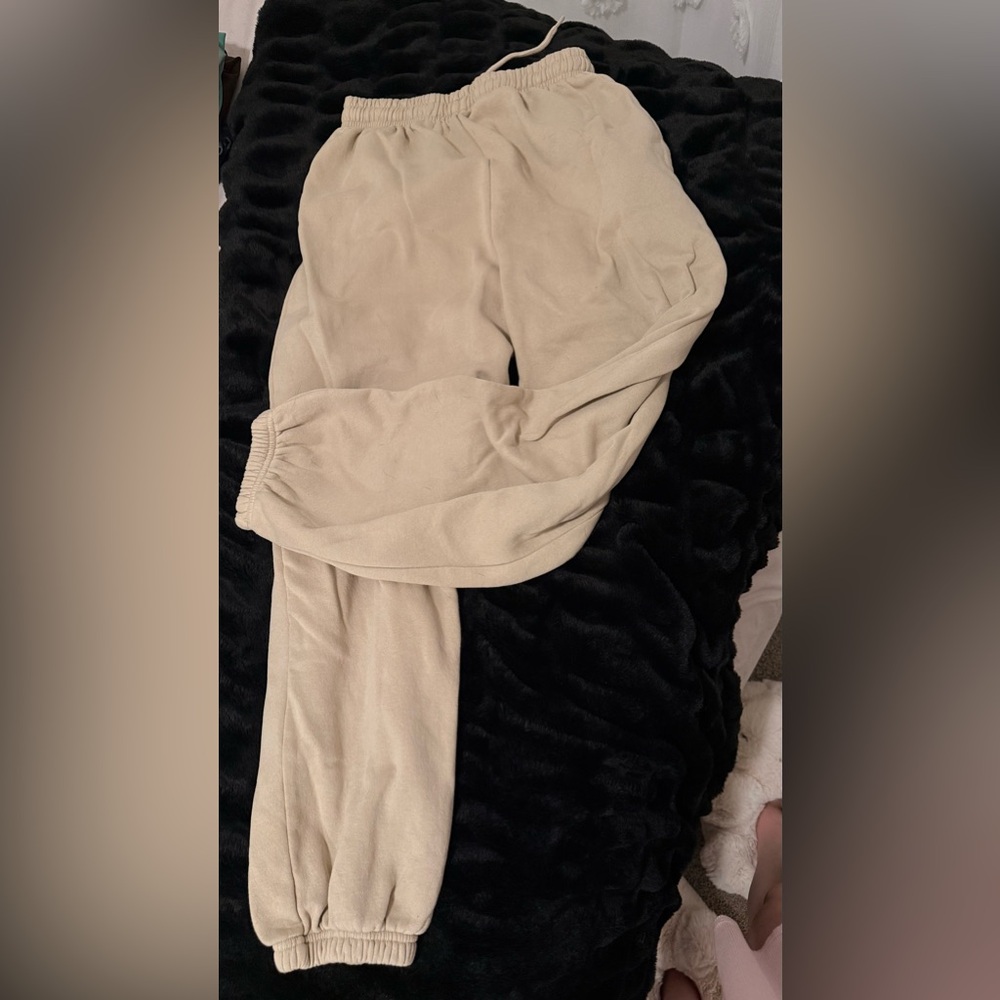 Pretty Little Thing Beige Sweatpants M Tall